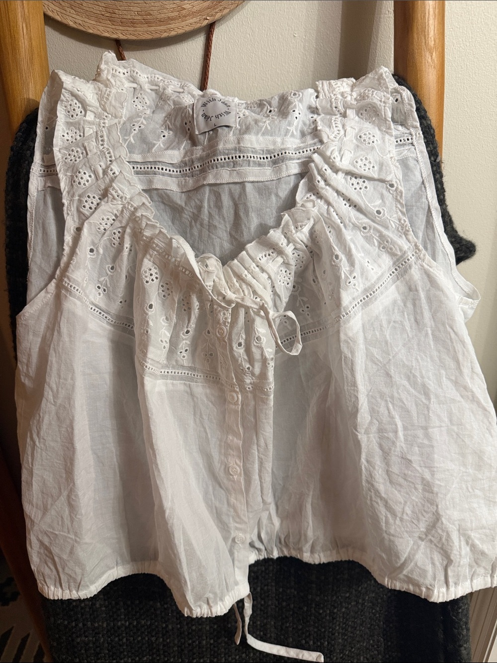 With Jean Simos White Sleeveless Lace-Trim Crop Top - Picture 8 of 8